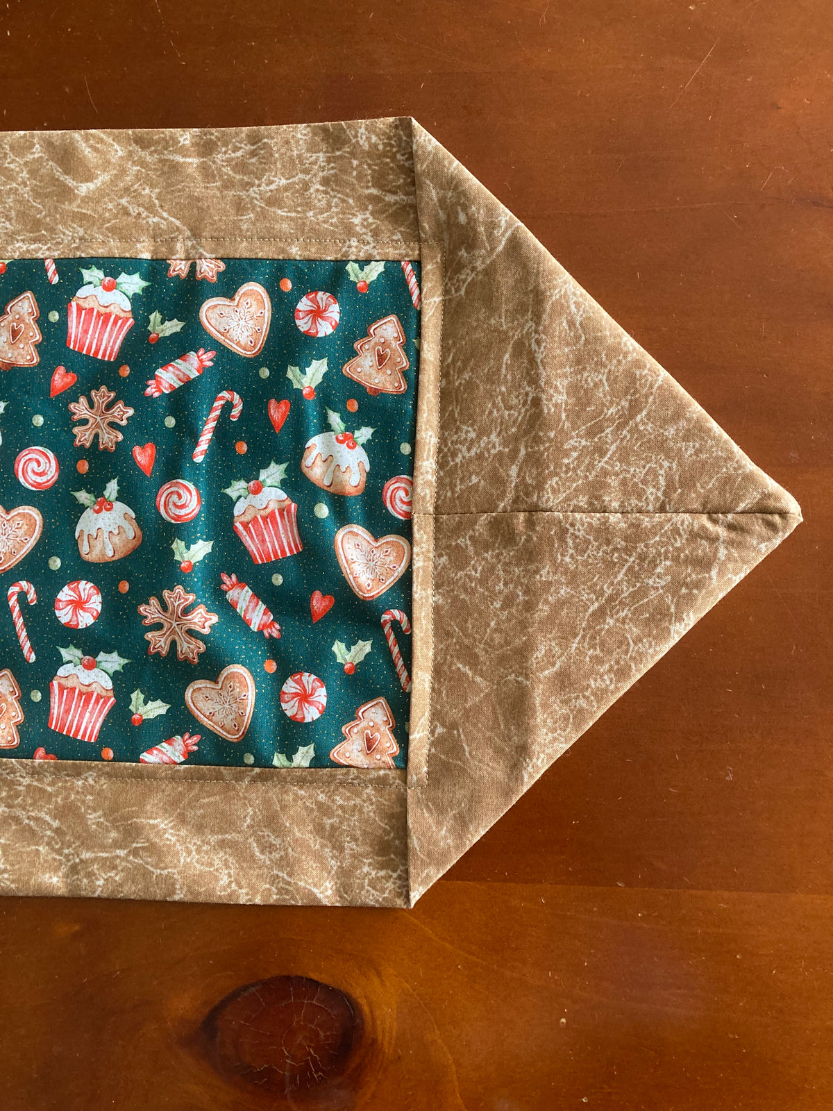 Table Runner - Christmas Novelty Beige design