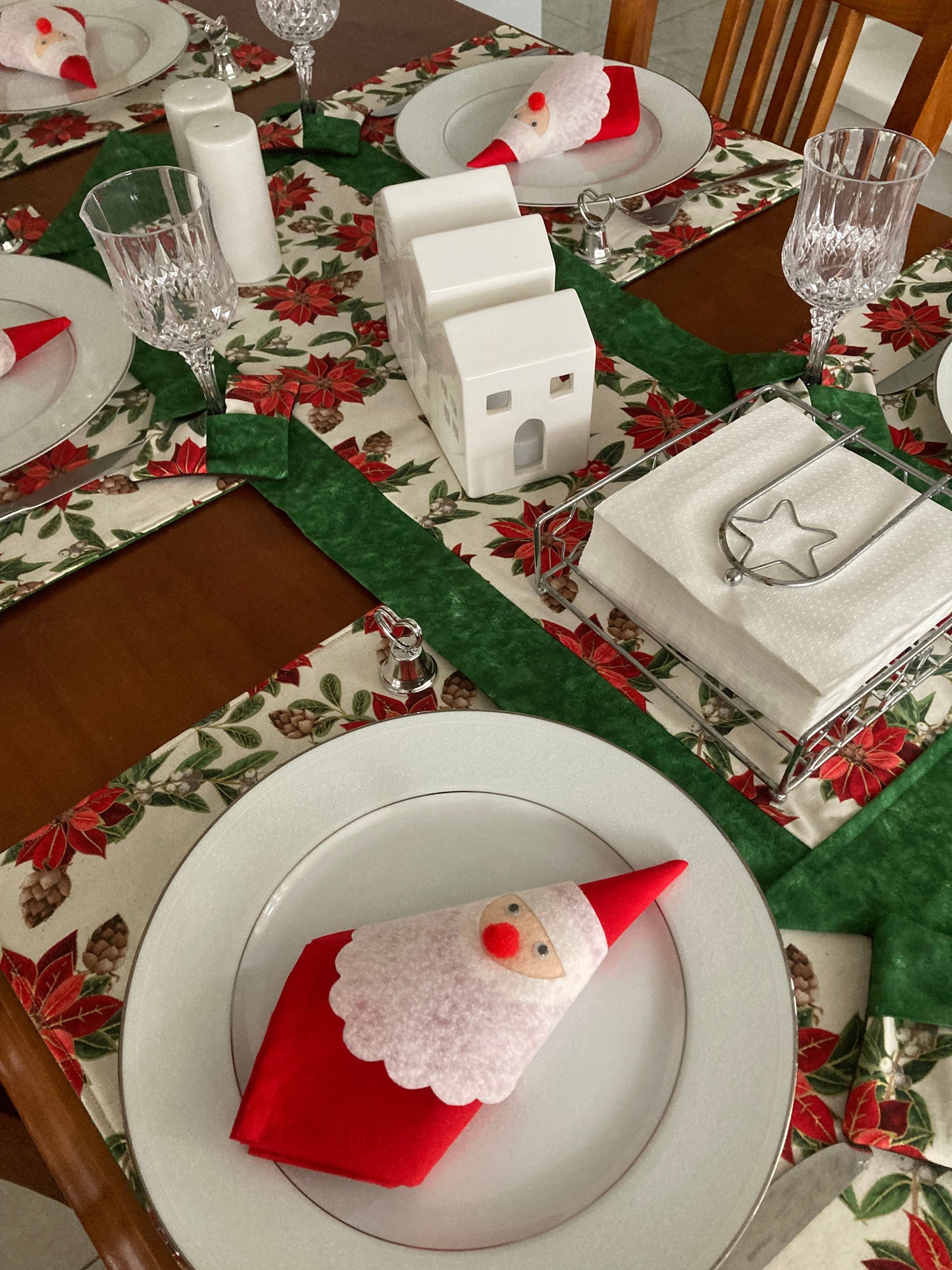Handmade table runners, reusable serviettes and napkin rings on dining table - Australian made cotton table linens