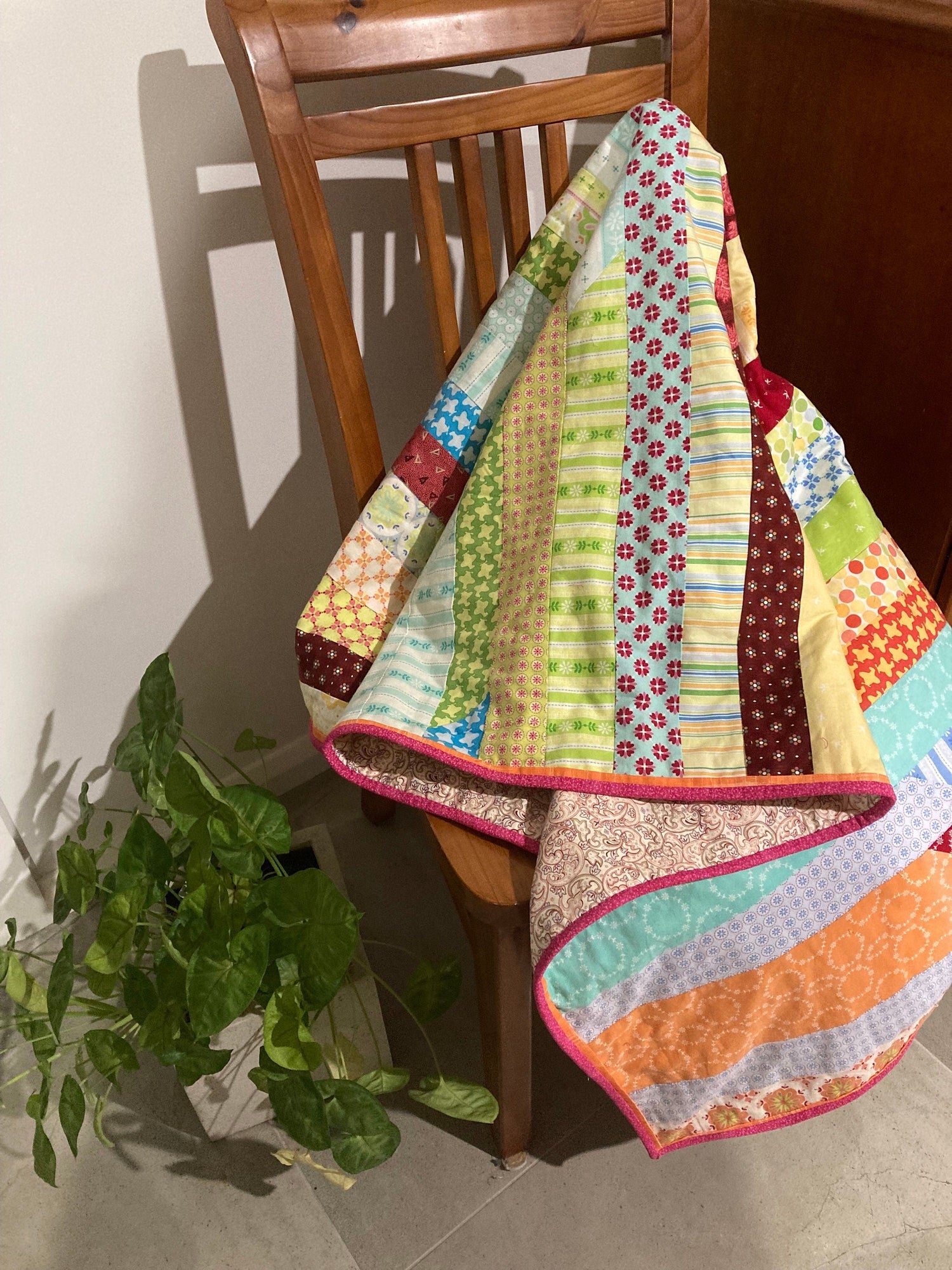 Handmade patchwork quilts and throws in vibrant colors - Australian made cotton lap quilts and baby quilts