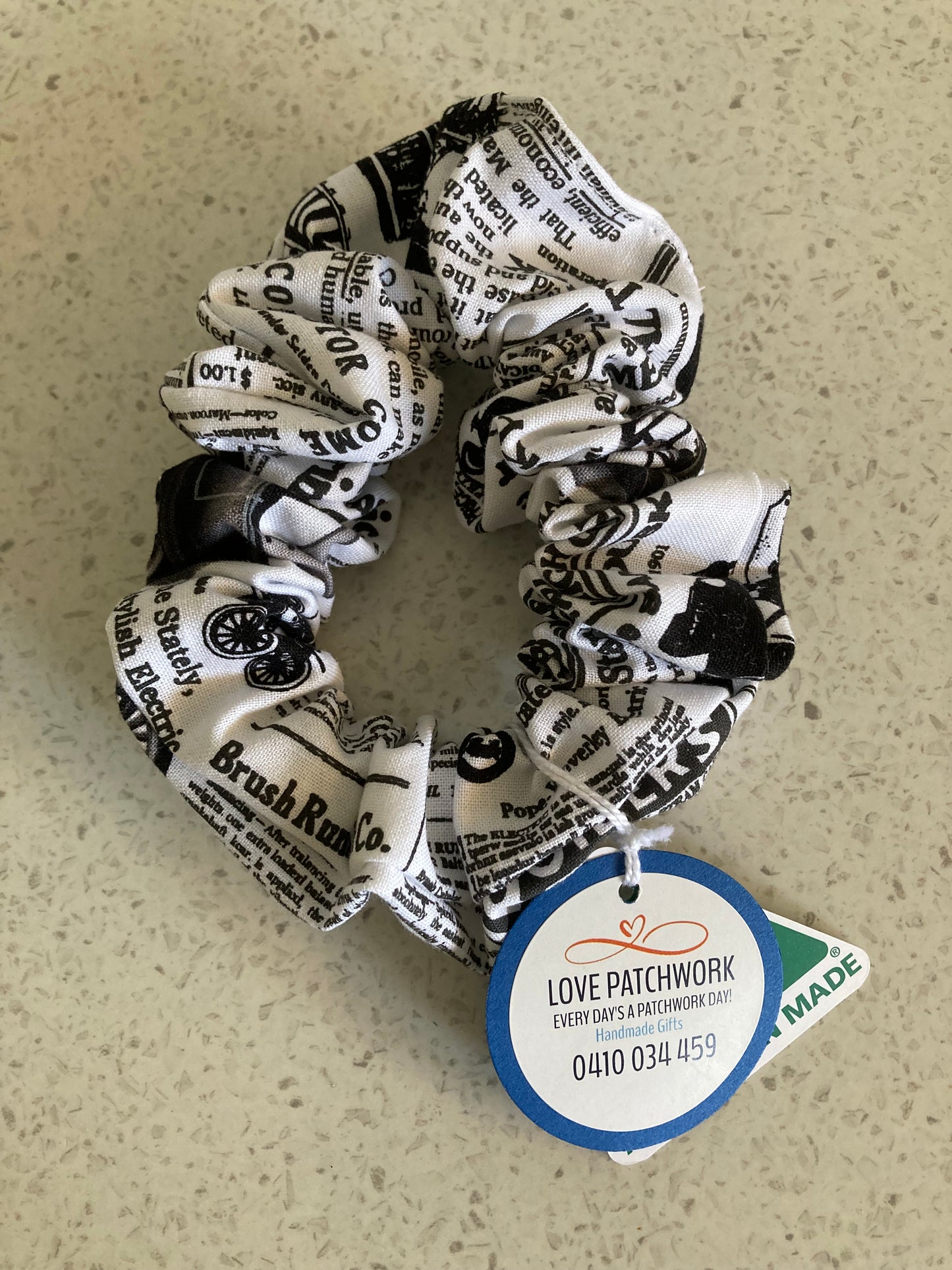 Gift Sets - Helping Hand Playing Card Holder & Hair Scrunchie (Vintage Cars)