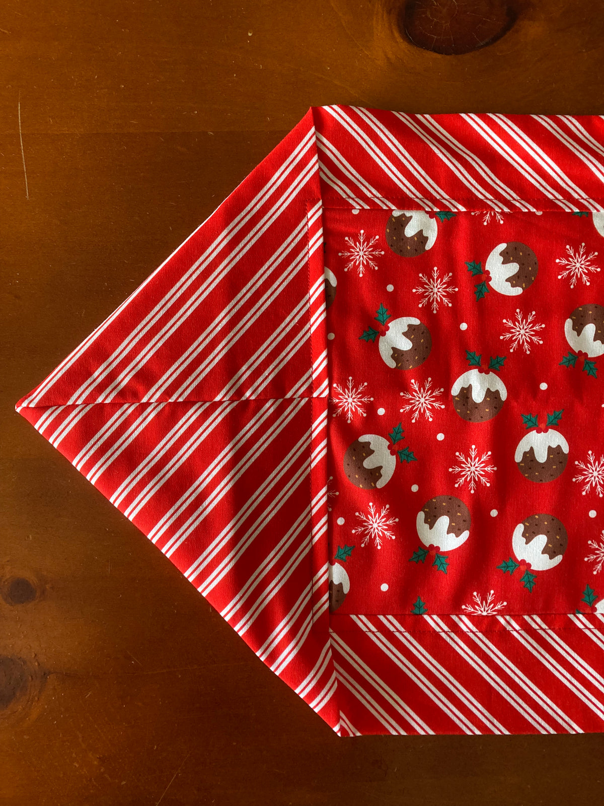Table Runner - Christmas Candy Stripe & Pudding design