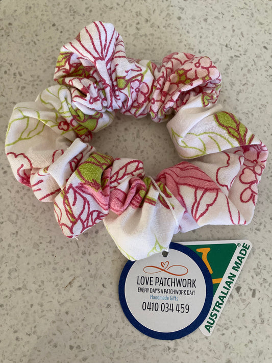 Gift Sets- Helping Hand Playing Card Holder, Hair Scrunchie & Pouch (Vintage Floral)