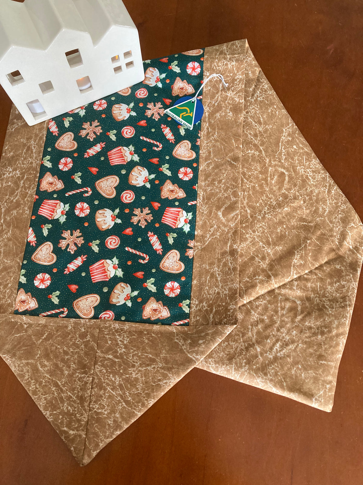Table Runner - Christmas Novelty Beige design
