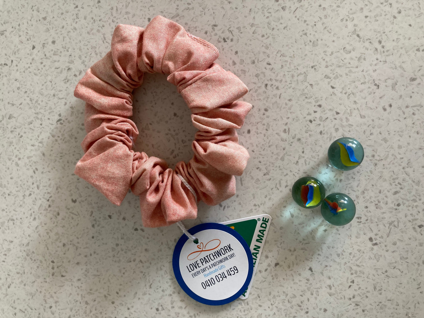 Discreet Fidget - Wrist Hair Scrunchie (Pink)