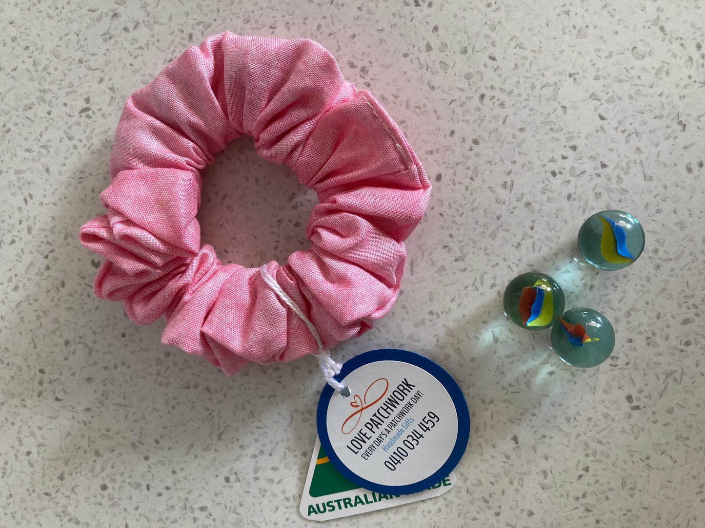 Discreet Fidget - Wrist Hair Scrunchie (Pink)