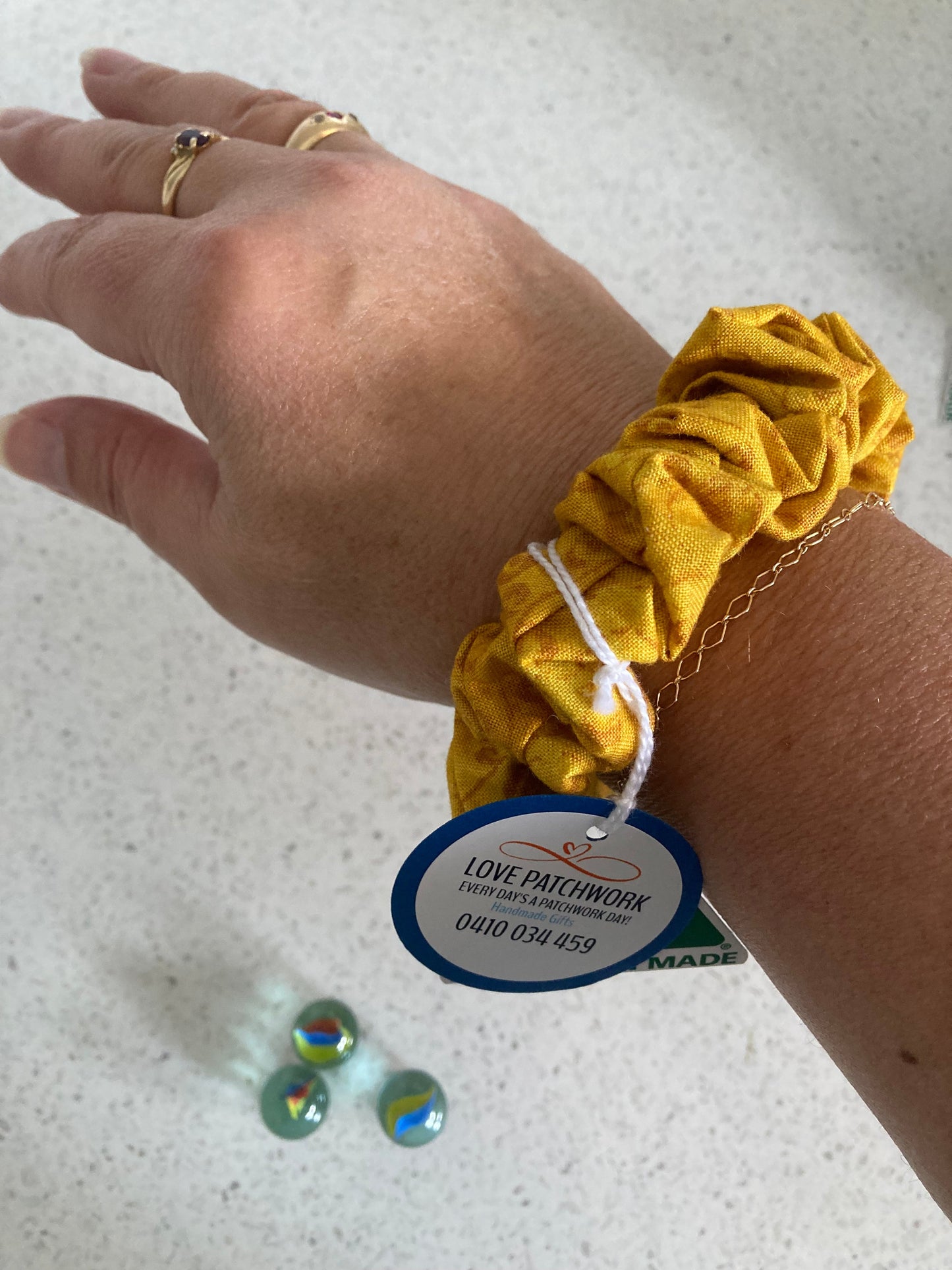 Discreet Fidget - Wrist Hair Scrunchie (Yellow)