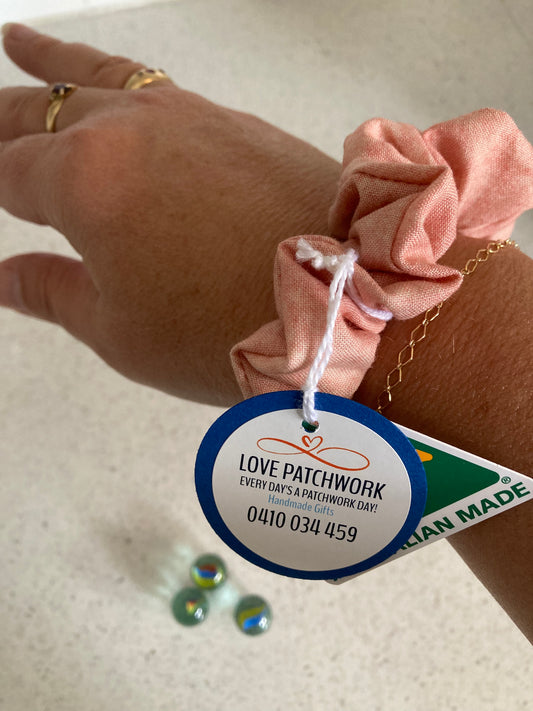 Discreet Fidget - Wrist Hair Scrunchie (Pink)