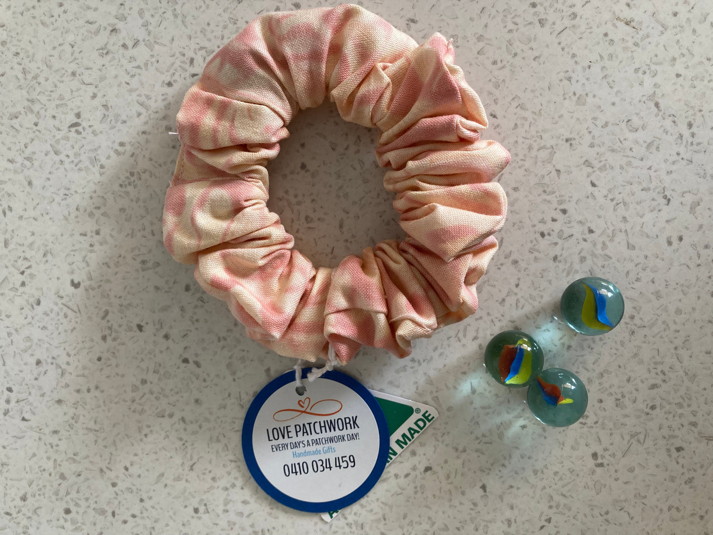 Discreet Fidget - Wrist Hair Scrunchie (Pink)