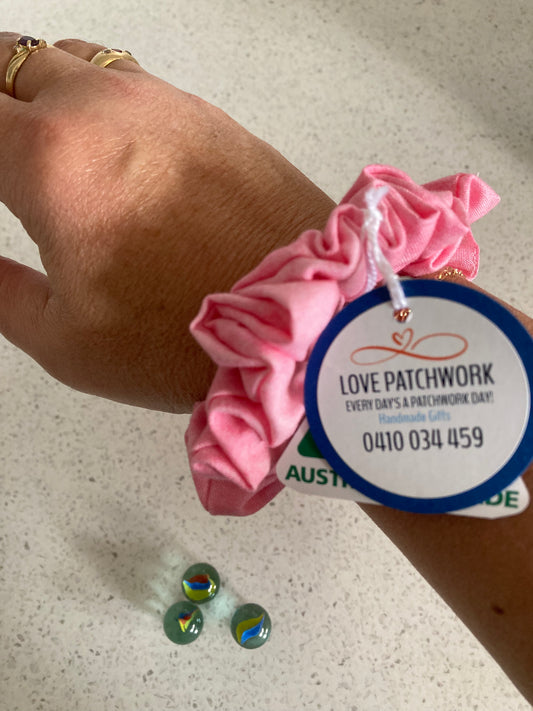 Discreet Fidget - Wrist Hair Scrunchie (Pink)