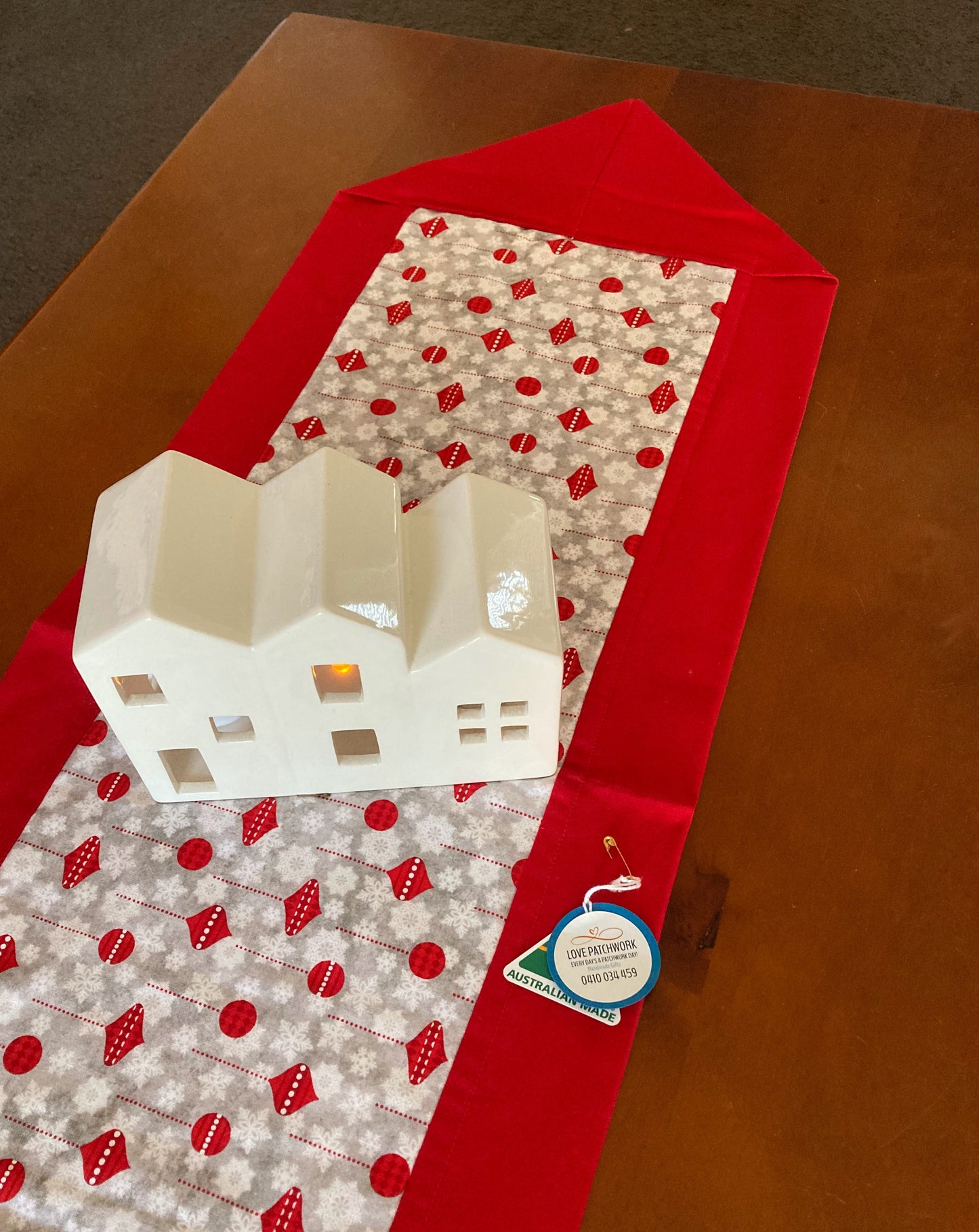 Table Runner - Christmas (Baubles design)